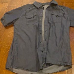 North face short sleeve shirt